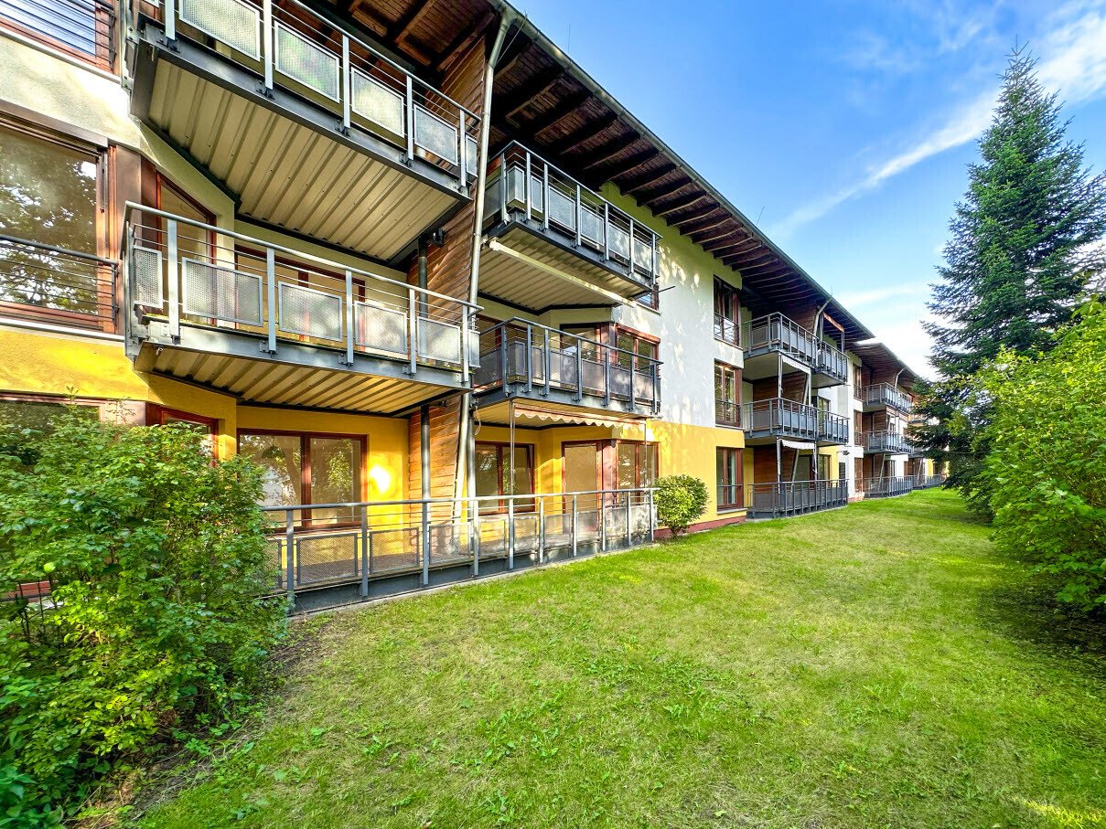 Barrierefreie, seniorengerechte und renovierte Wohnung mit Balkon und EBK in einer Servicewohnanlage