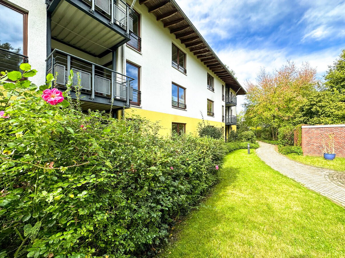 Barrierefreie, seniorengerechte und renovierte Wohnung mit Balkon und EBK in einer Servicewohnanlage