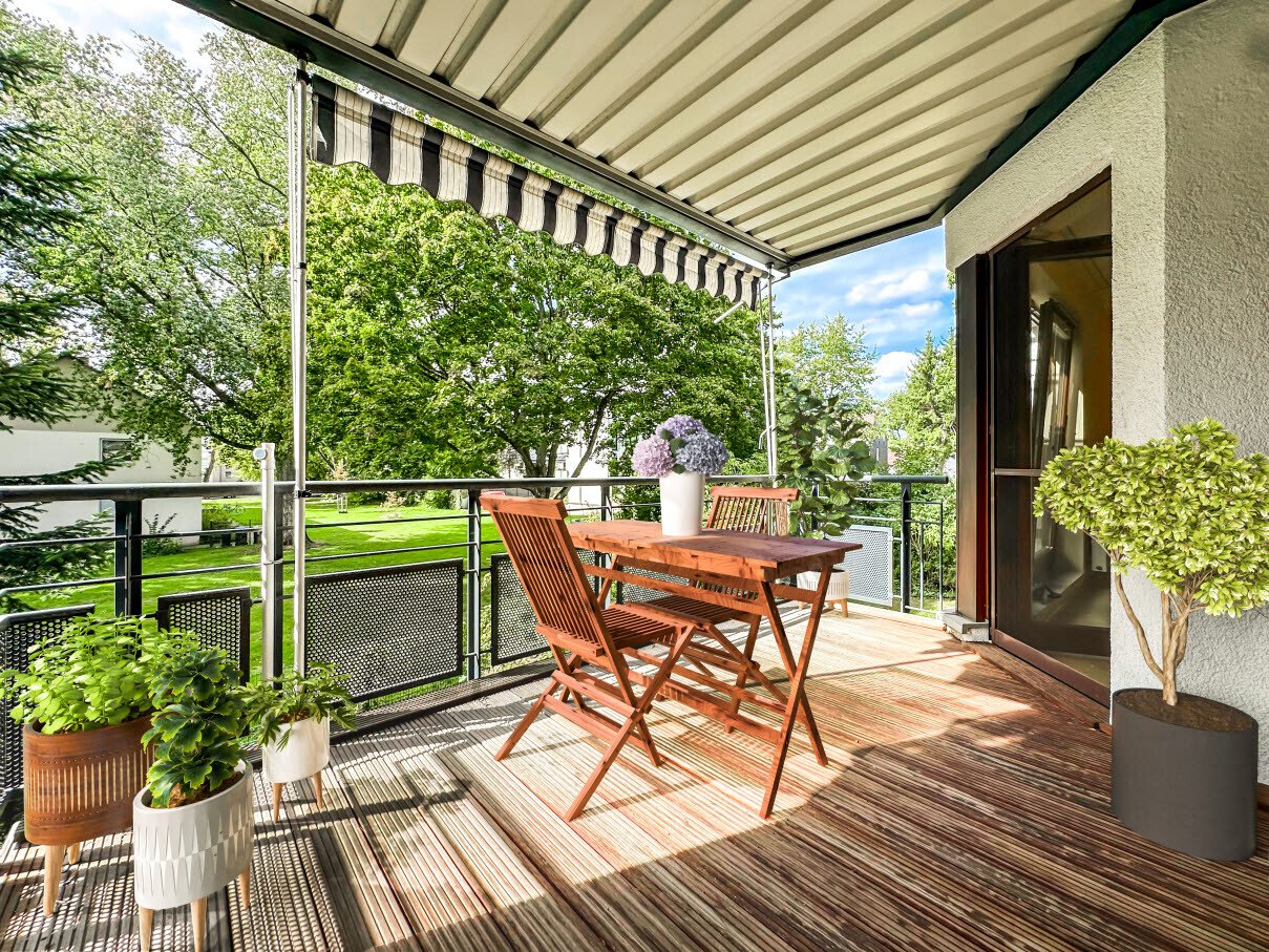 Barrierefreie, seniorengerechte und renovierte Wohnung mit Balkon und EBK in einer Servicewohnanlage