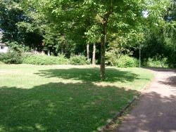 Angrenzender Park Angrenzender Park