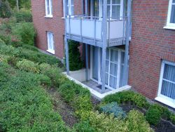 Souterrainwohnung mit Terrasse Souterrainwohnung mit Terrasse