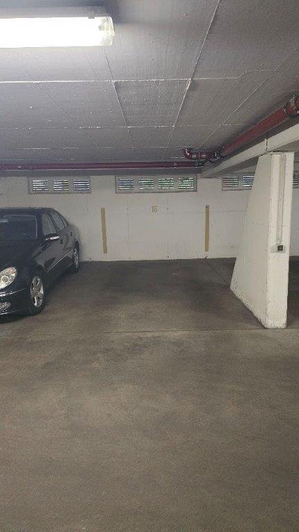 Tiefgaragenstellplatz